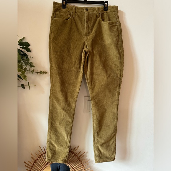 Women Levi’s 33x30 721 high-rise skinny corduroy jeans, dark mustard color, NWT - Picture 1 of 10